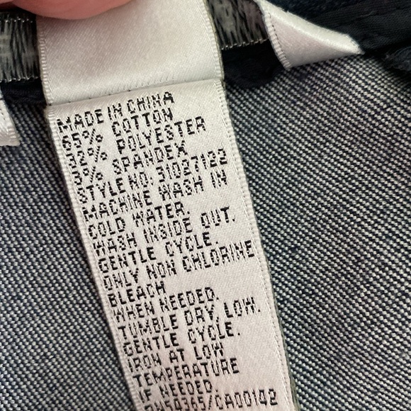 Peter Nygard jeans trousers with seam to keep shape. Size 4P. EUC. Straight leg - Picture 15 of 16